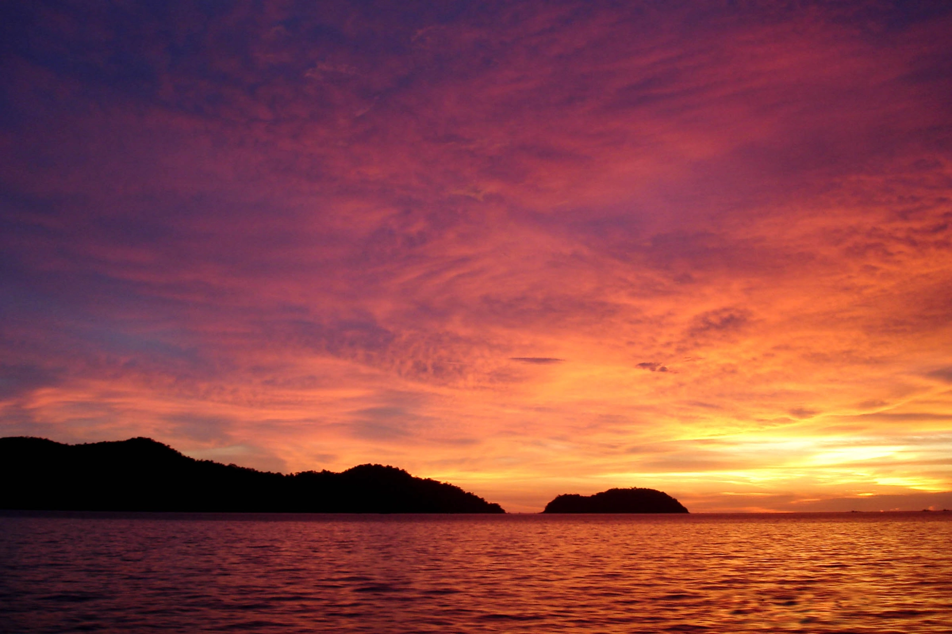 Morgonsolen på väg i Koh Chang