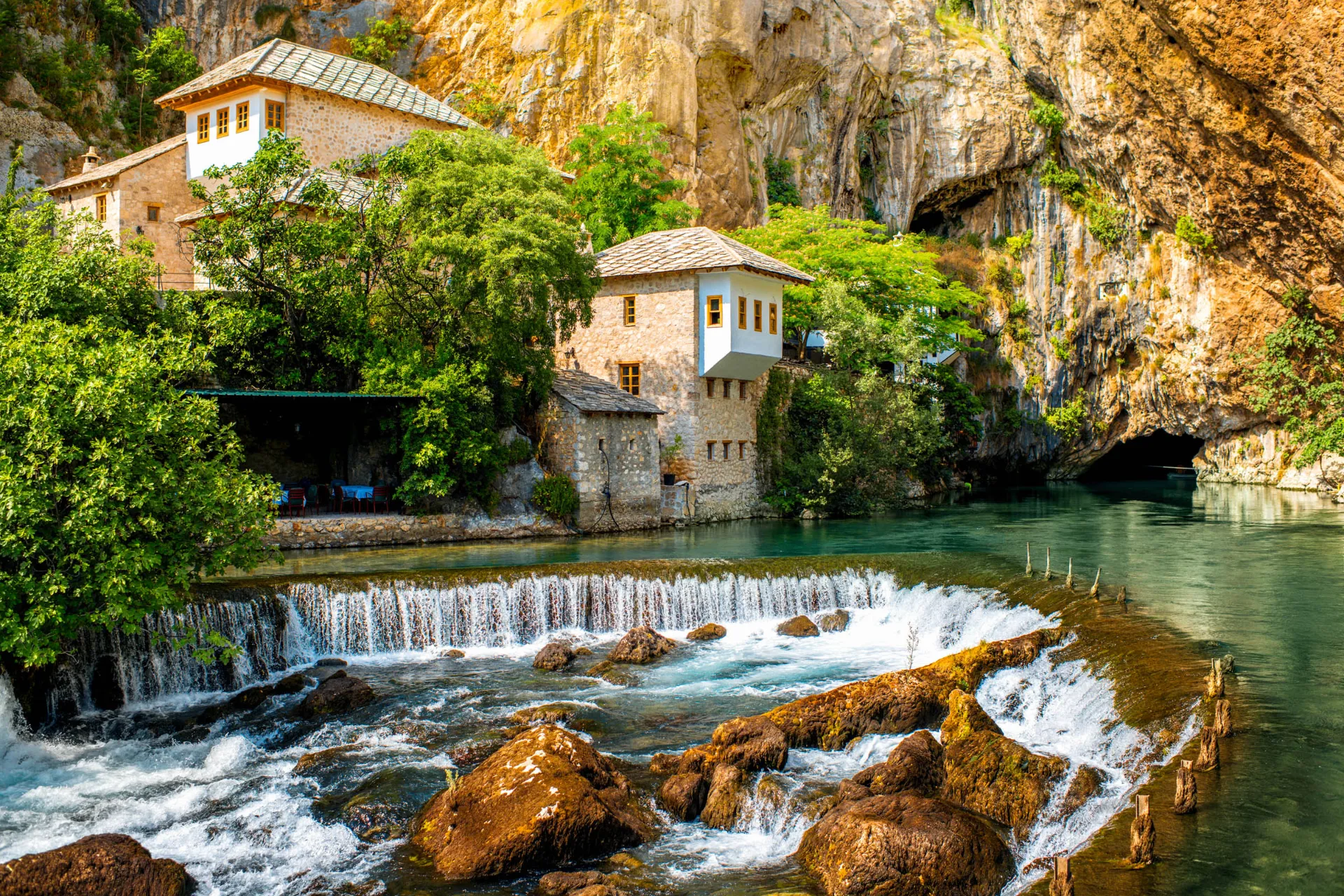 Vattenfall vid Blagaj Tekija-klostret