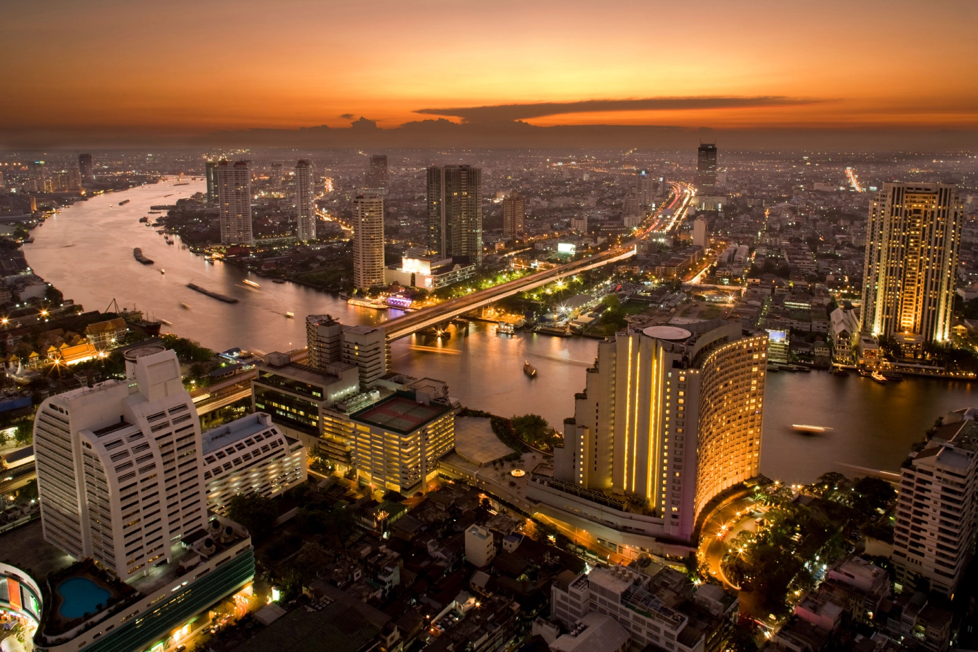 Solnedgång över Bangkok