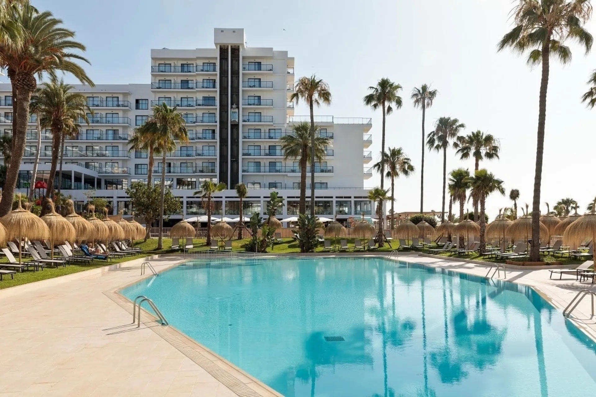 Poolen vid vårt hotell i Benalmádena, Hotel Best Tritón Poolen vid vårt hotell i Benalmádena, Hotel Best Tritón