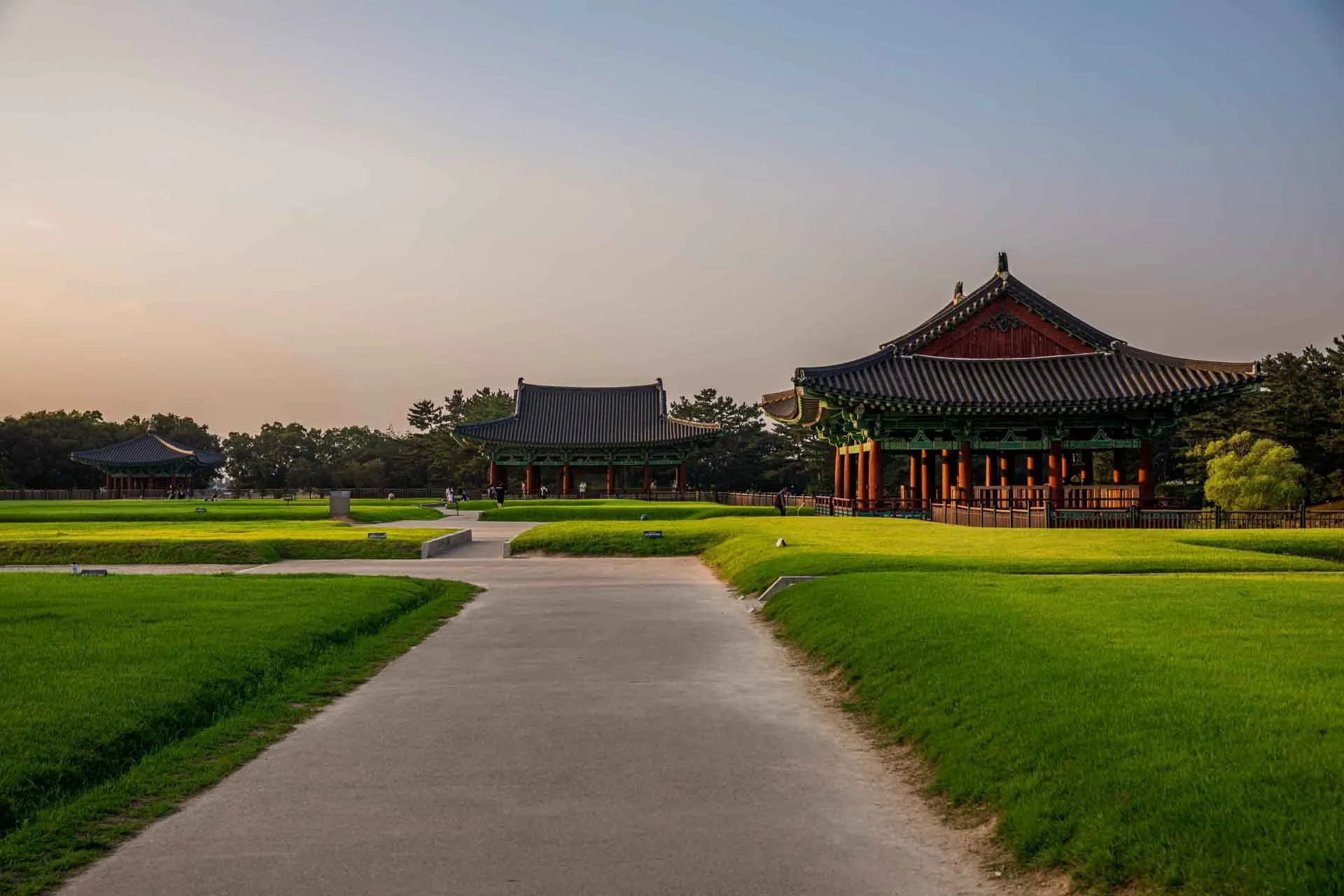 Donggung-palatset och Wolji-dammen i Gyeongju