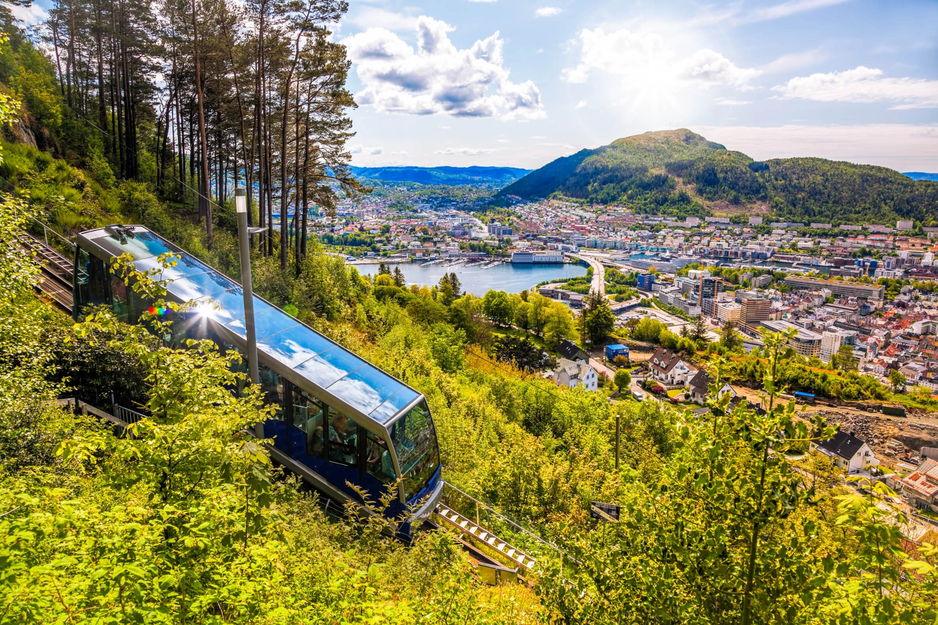 Fantastisk utsikt över Bergen från Fløibanen