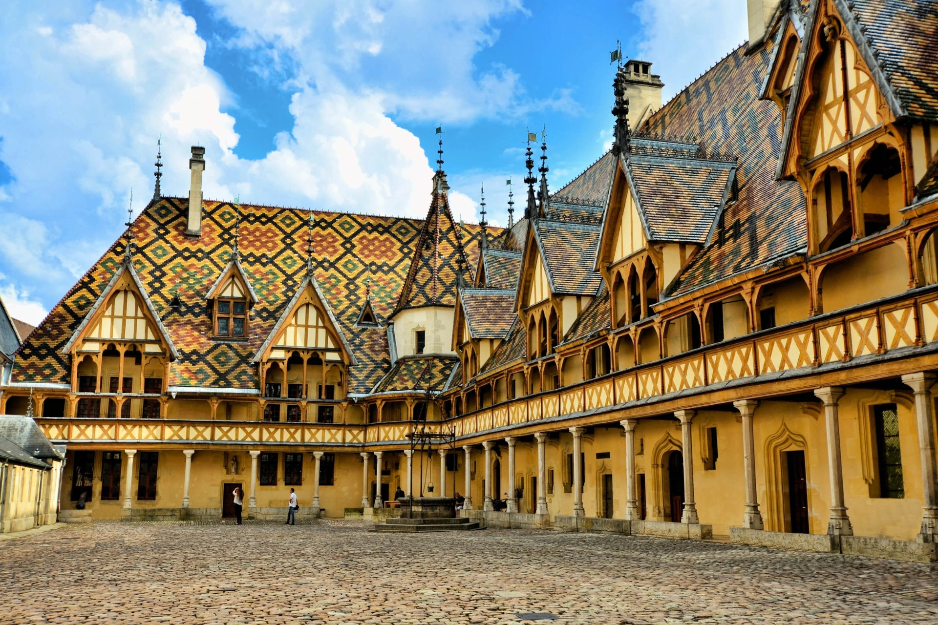 Hotel Dieu - et arkitektoniskt mästerverk i Beaune
