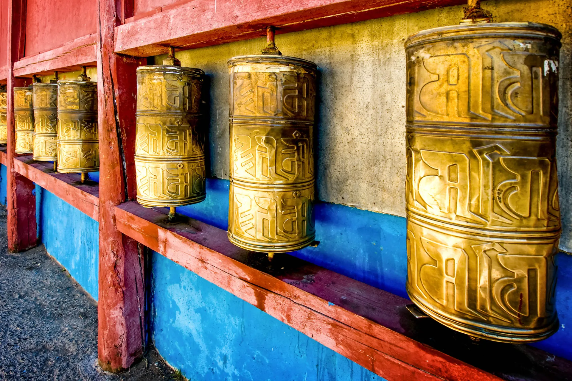 Böne-hjul vid Gandan-klostret i Ulan Bator – snurras av besökare som en del av buddhistisk praxis