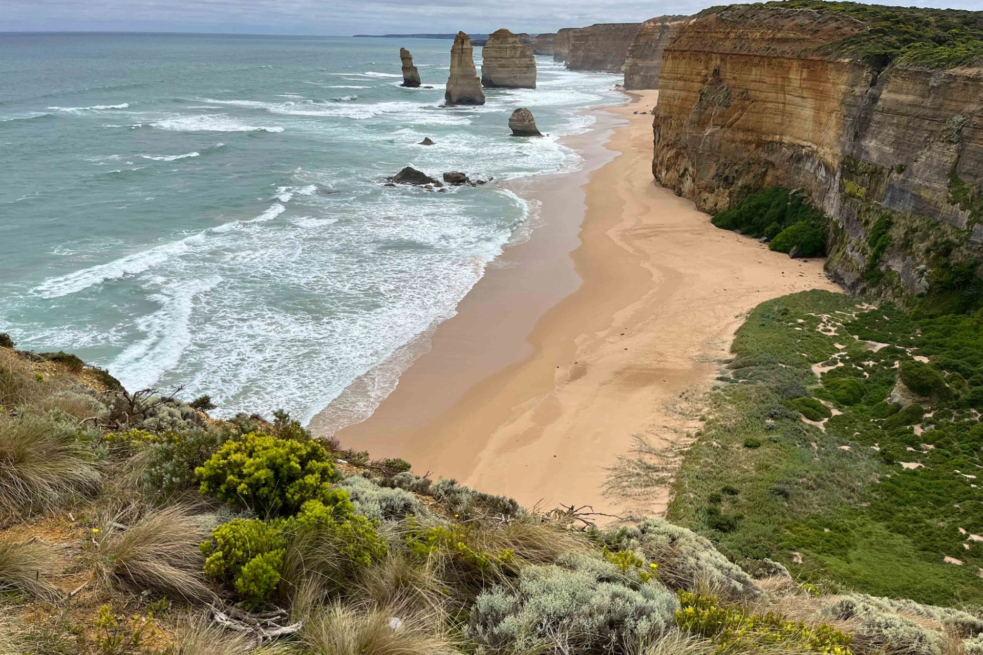 Klippformationen Twelve Apostles längs Great Ocean Road