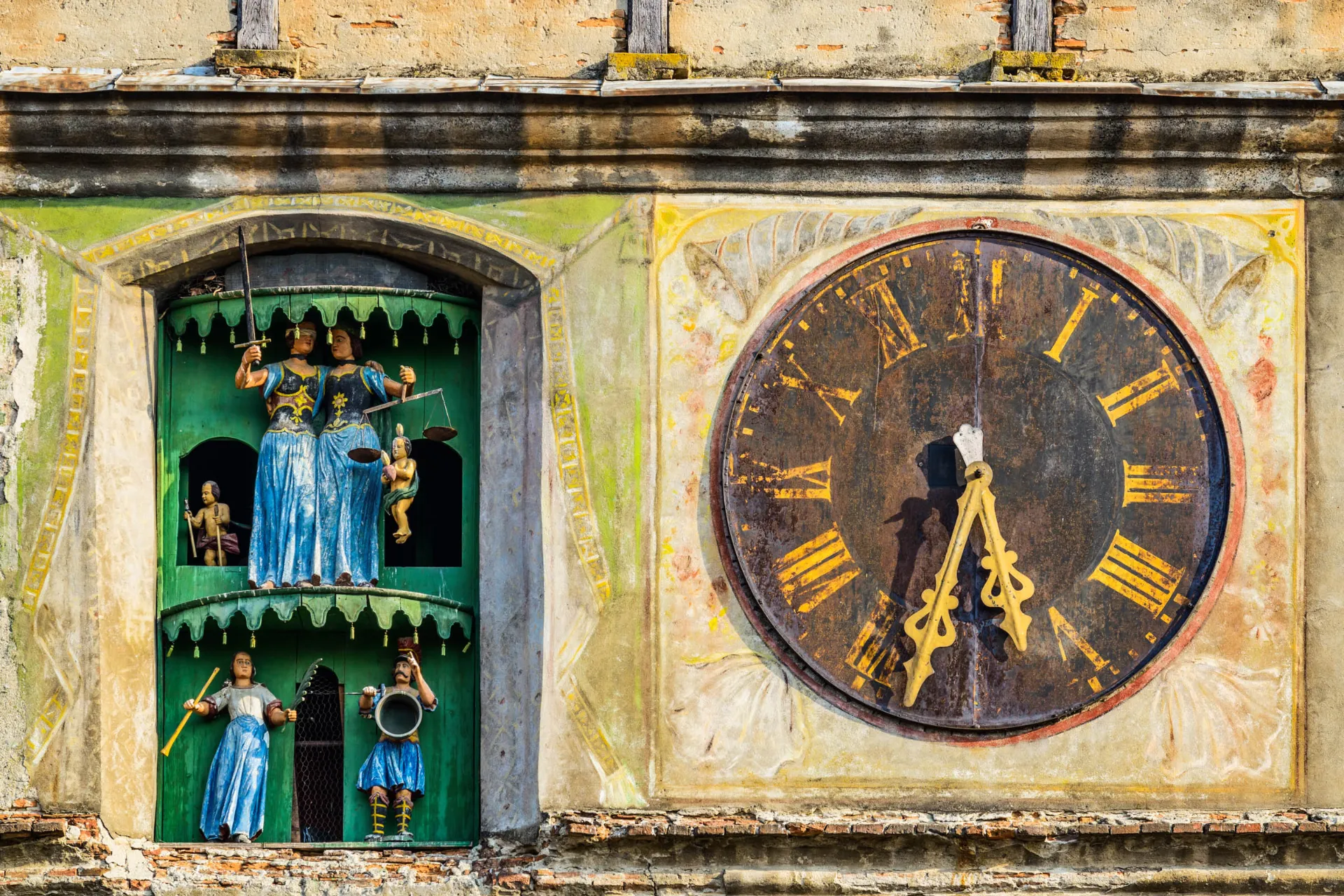 Detalj av den berömda klockan på tornet i Sighișoara, Transsylvanien