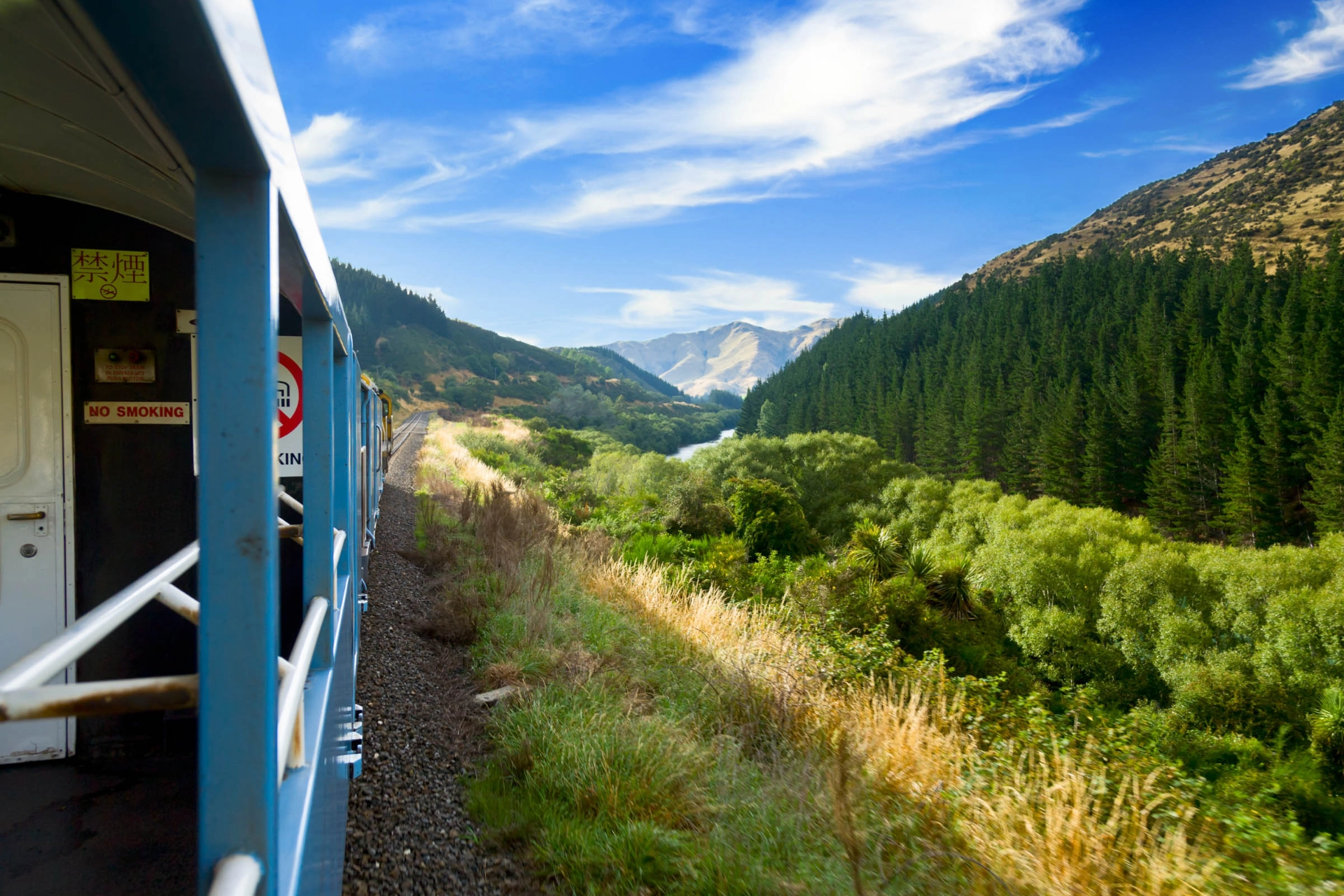 TranzAlpine-tåget i Nya Zeeland går mellan Christchurch och Greymouth