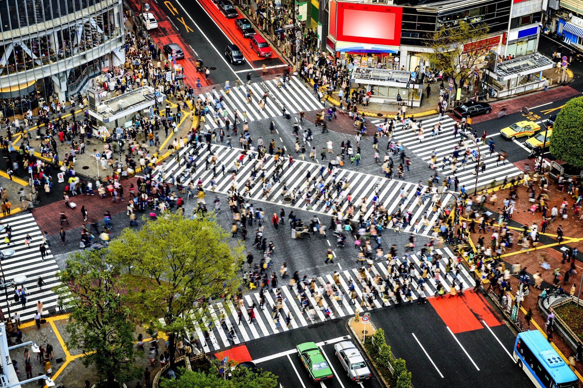 Den berömda övergången i Shibuya-distriktet