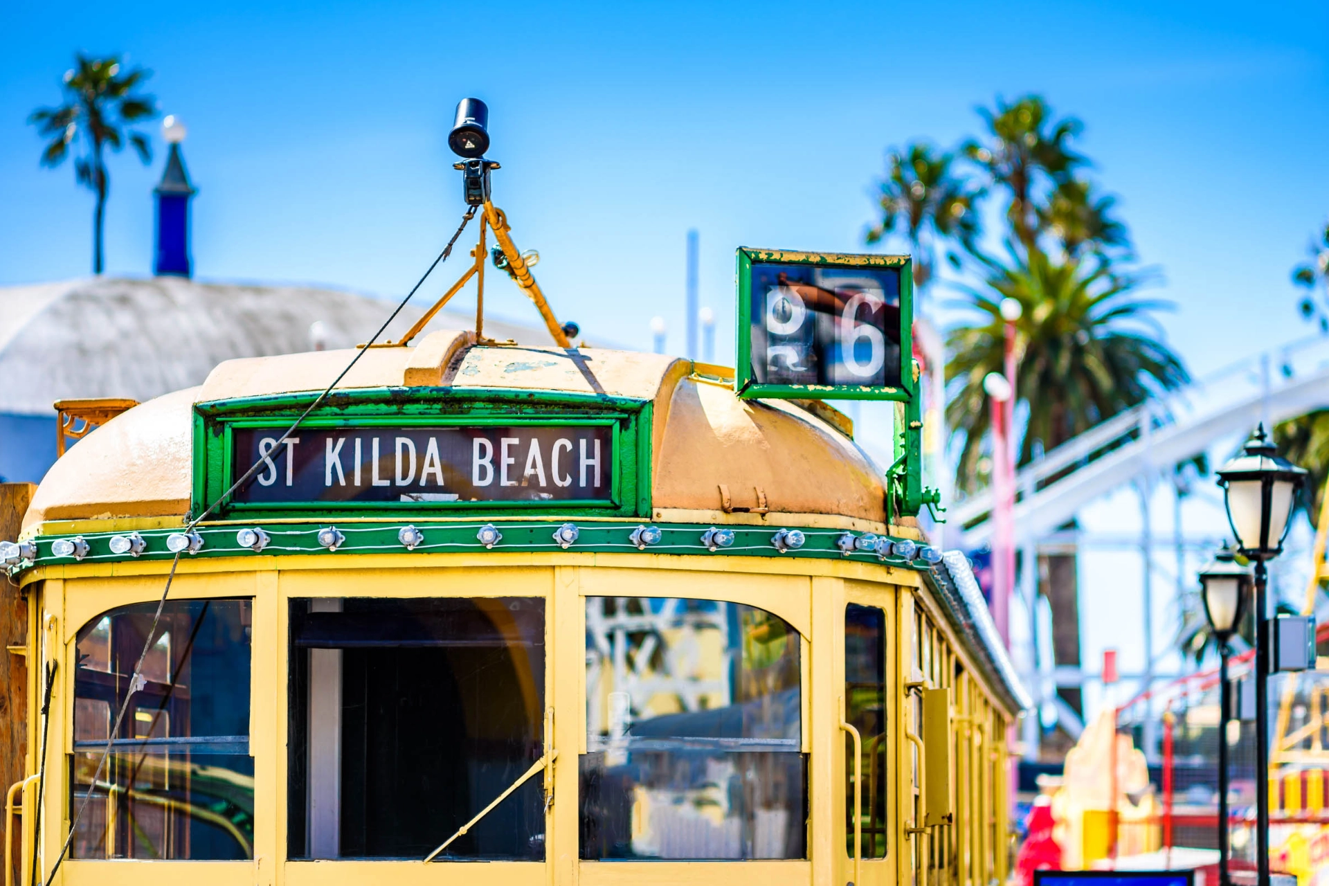 Spårvagn i Melbourne på väg till St. Kilda Beach