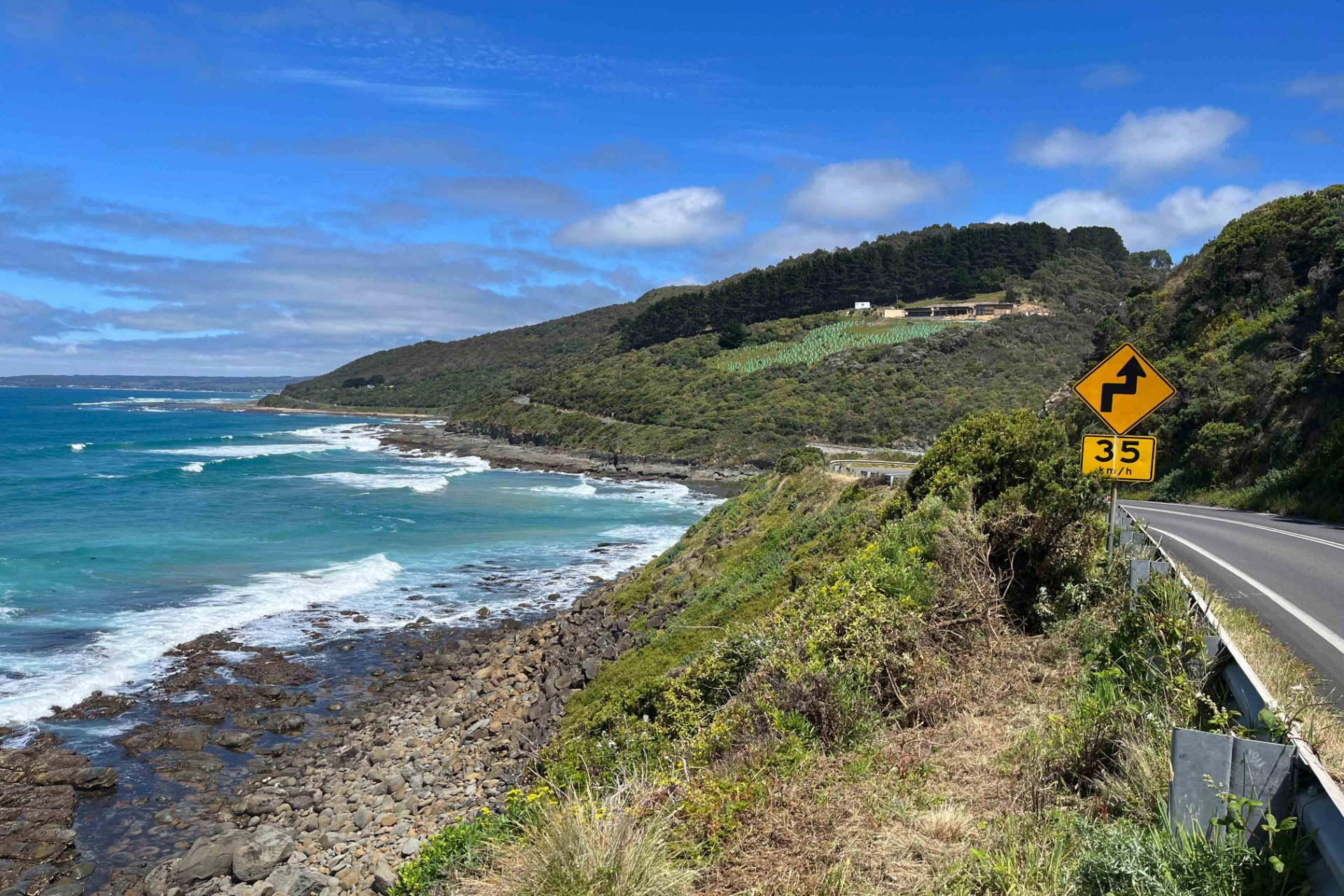 Great Ocean Road är cirka 240 km lång