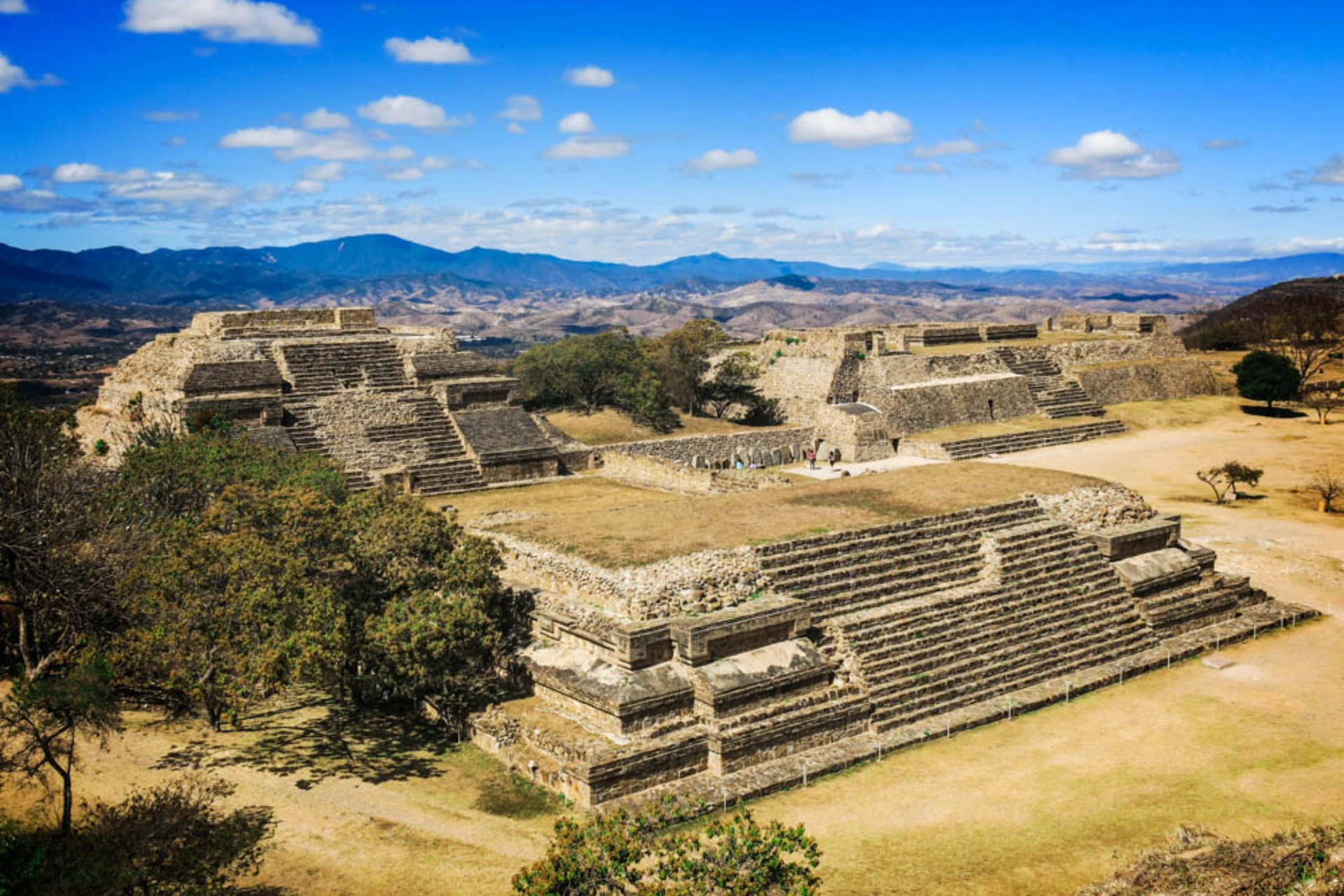 Monte Albán – centrum för zapotekernas civilisation