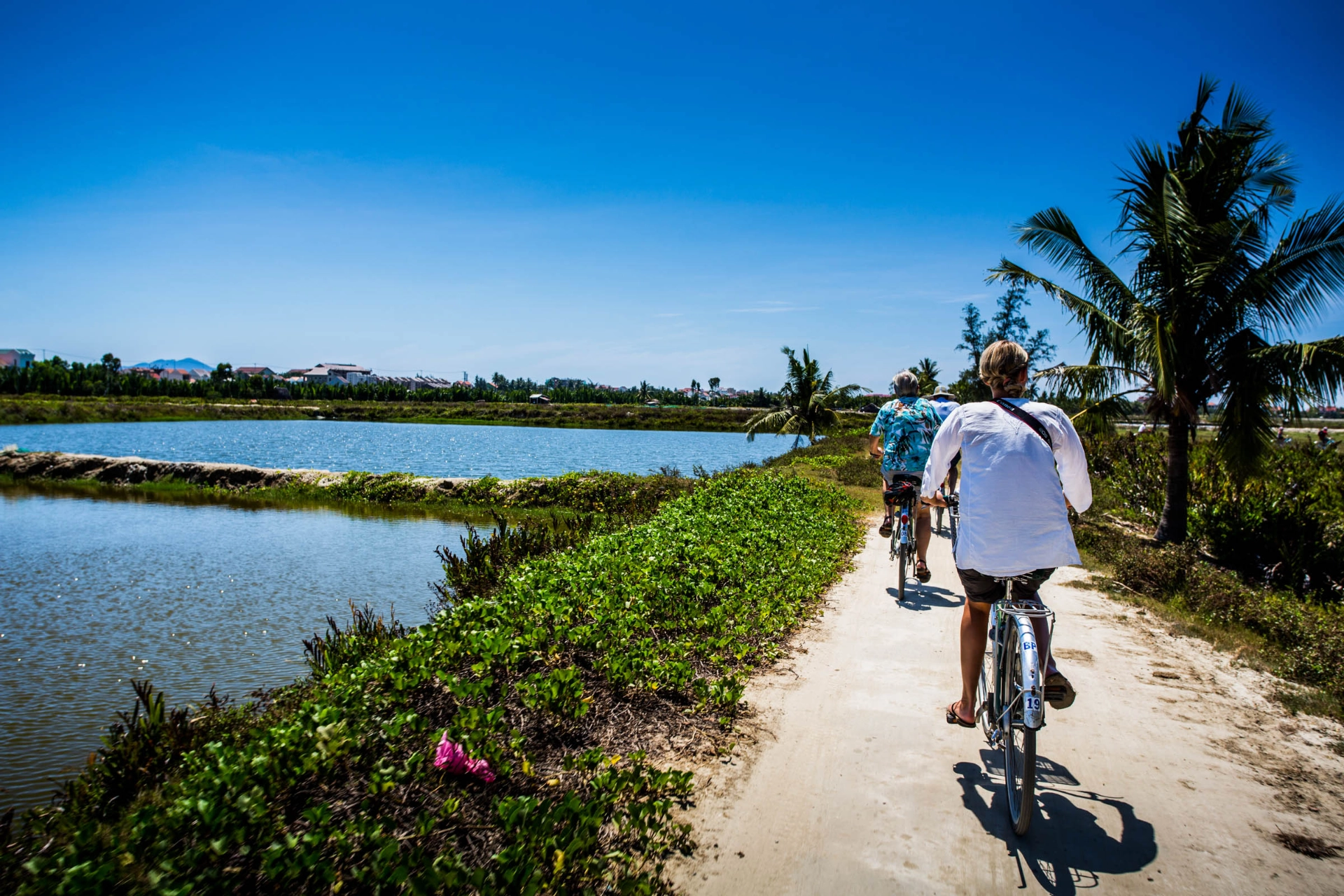 På cykeltur i området runt Hoi An