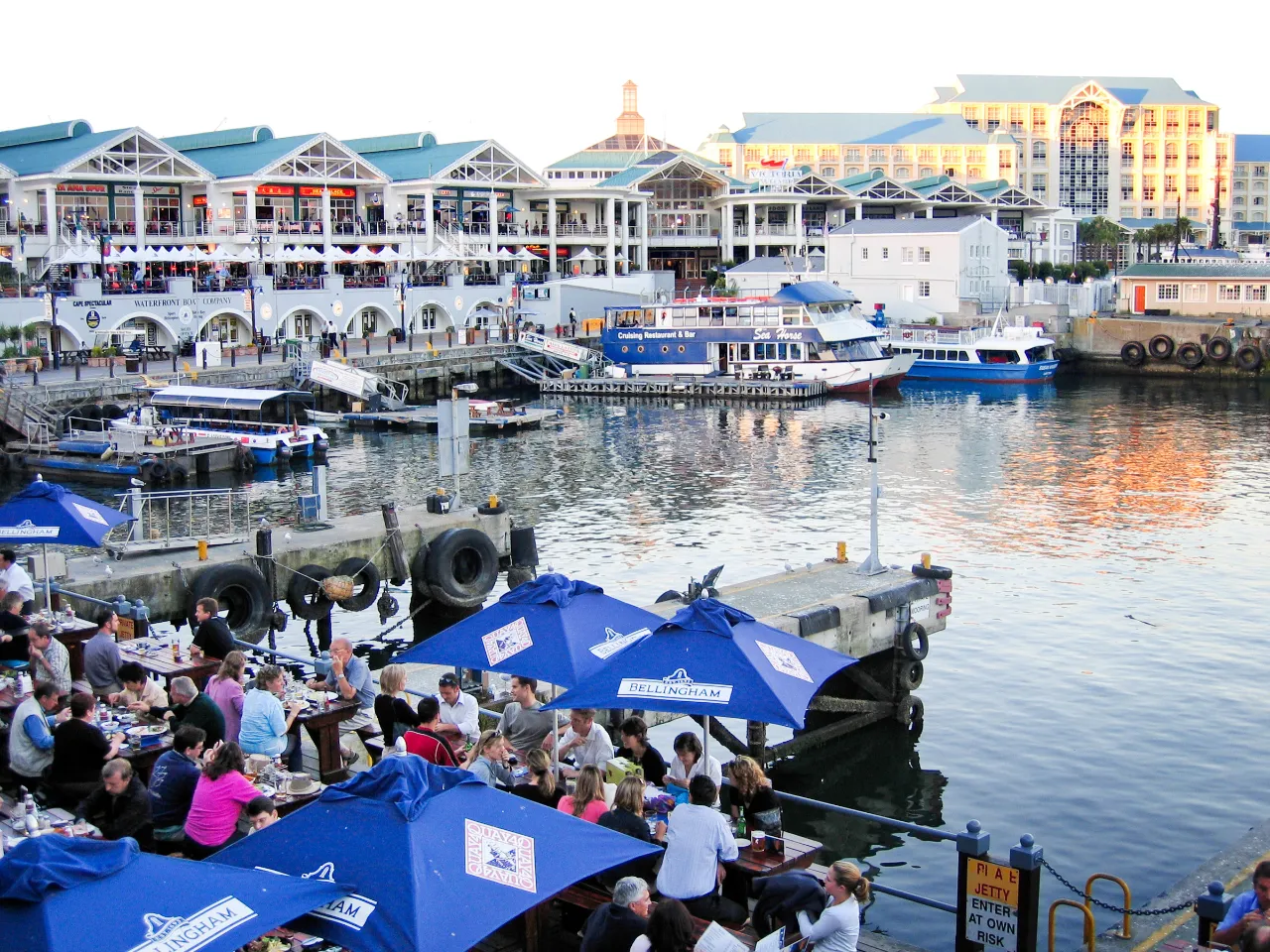 Victoria & Alfred Waterfront med hamn, butiker och restauranger