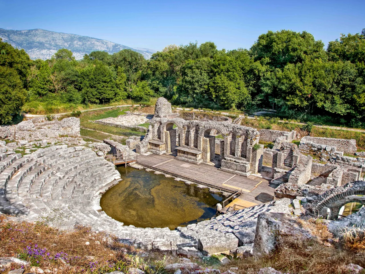 Butrint är ett UNESCO-skyddat område Butrint är ett UNESCO-skyddat område