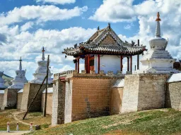 Erdene Zuu-klostret i Kharkhorin, Mongoliet – landets äldsta buddhistiska kloster