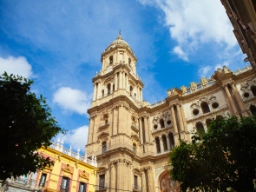 Málagas katedral kallas La Manquita