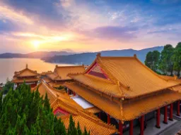 Wenwu-templet vid Sol‑ och Månsjön