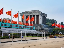 Ho Chi Minhs imponerande mausoleum i Hanoi