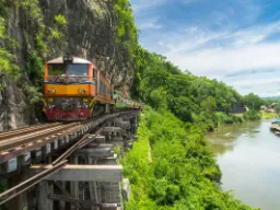 "Dödens järnväg" i vackra omgivningar "Dödens järnväg" i vackra omgivningar