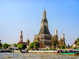Wat Arun – även känd som Gryningens Tempel – som ligger i Bangkok