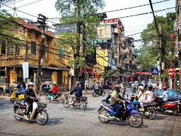 Trafiken i Hanoi är livlig