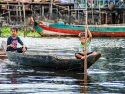 I regnperioden omvandlas gator til kanaler i Tonle Sap-sjön