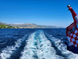 Adriatiska havet sett från sjösidan – frihet, vågor och Kroatien i sikte