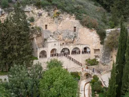 Agios Neophytos-klostret, som ligger i en dal ca 10 km norr om Paphos