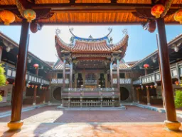 Den stenrika familjen Lins familjeträdgård