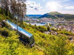 Fantastisk utsikt över Bergen från Fløibanen