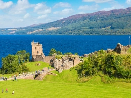 Urquhart slottsruin vid Loch Ness