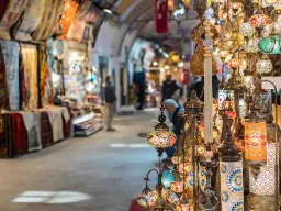 Magiska färger och ljus i Grand Bazaar – Istanbuls historiska marknad