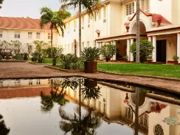 Victoria Falls Hotel räknas som ett av Afrikas mest ikoniska kolonialtidshotell Victoria Falls Hotel räknas som ett av Afrikas mest ikoniska kolonialtidshotell