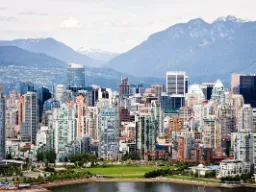 Vancouvers skyline med bergen i bakgrunden