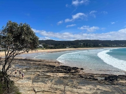 Lorne Beach - känd för sin långa, gyllene sandstrand och bra surfmöjligheter