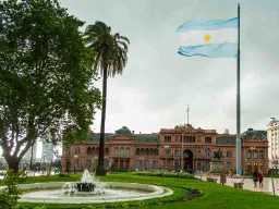 Plaza de Mayo framför La Casa Rosada