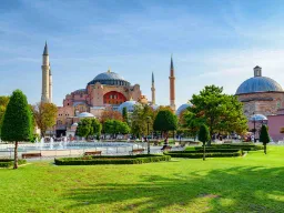 Hagia Sofia – Istanbuls tidlösa ikon, där öst och väst, kristendom och islam möts under samma kupol
