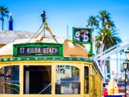 Spårvagn i Melbourne på väg till St. Kilda Beach