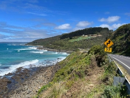 Great Ocean Road är cirka 240 km lång