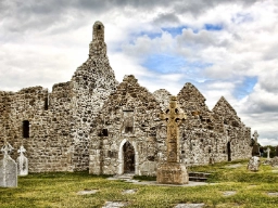 Det gamla klostret Clonmacnoise