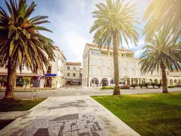 Torg i den historiska staden Korčula