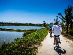På cykeltur i området runt Hoi An