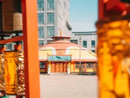 Dashchoilin-klostret i Ulan Bator – ett aktivt buddhistiskt centrum format som en traditionell ger