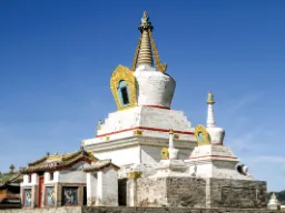 Stupa och tempel vid Erdene Zuu-klostret, Mongoliets äldsta buddhistiska kloster