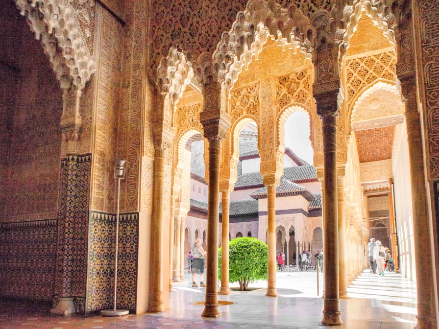 Alhambra är ett av världens vackraste monument