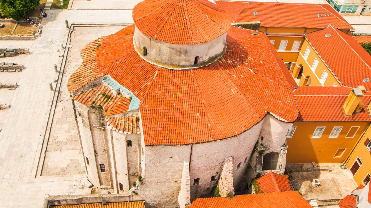 Den runda, karakteristiska St. Donatus-kyrkan i Zadar är från 800-talet Den runda, karakteristiska St. Donatus-kyrkan i Zadar är från 800-talet