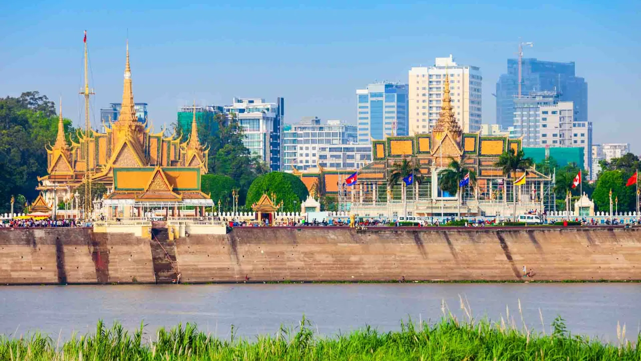 Phnom Penhs skyline
