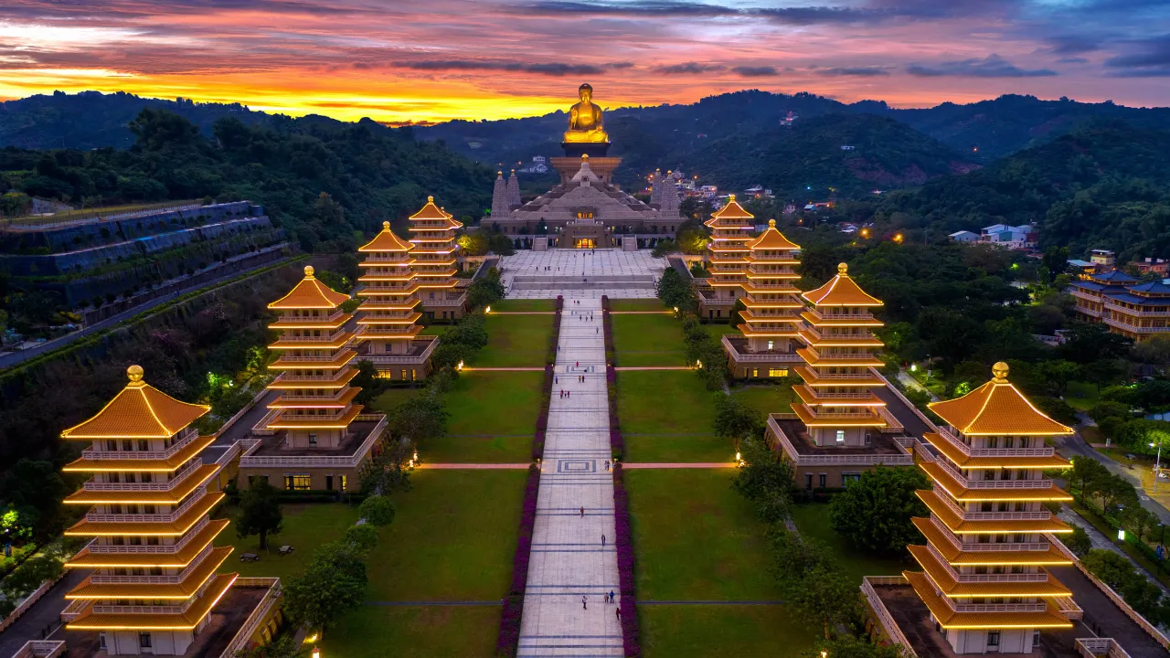 Fo Guang Shan buddhistiska museet vid soluppgång
