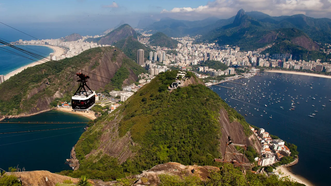 Linbanan till Sugarloaf Mountain i Rio de Janeiro Linbanan till Sugarloaf Mountain i Rio de Janeiro
