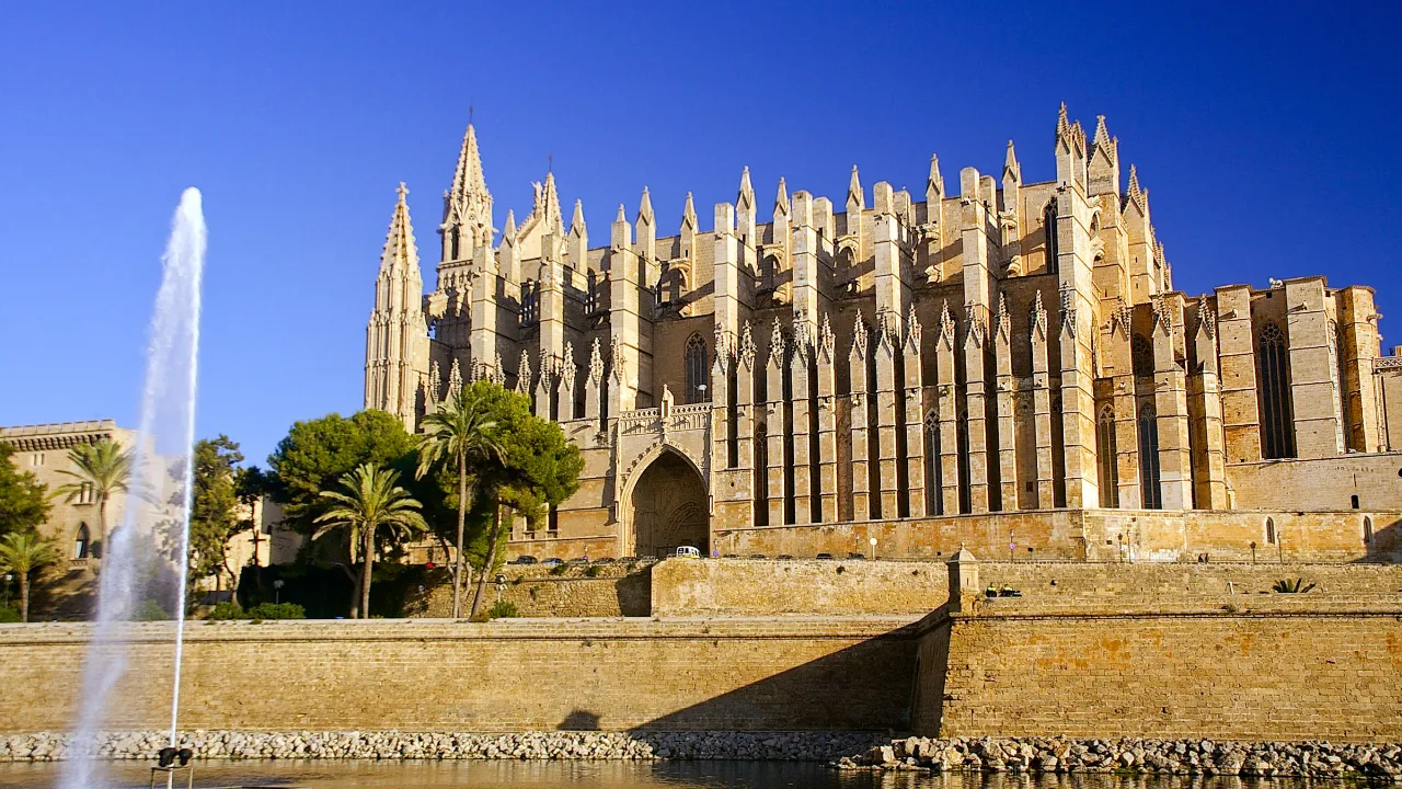 Den imponerande katedralen i Palma Den imponerande katedralen i Palma